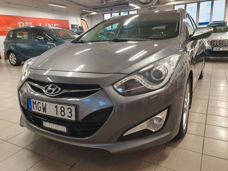 Silver Begagnad 2011 Hyundai i40 Kombi | 69 900 kr (Marknadspris) - Bild 1/4