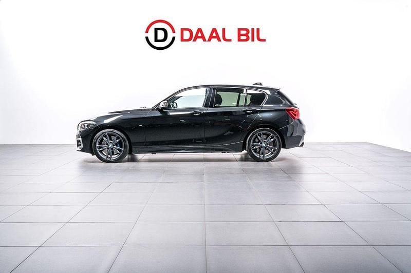 Svart Begagnad 2019 BMW M140 M Sport Halvkombi | 418 700 kr (Superpris) - Bild 1/4