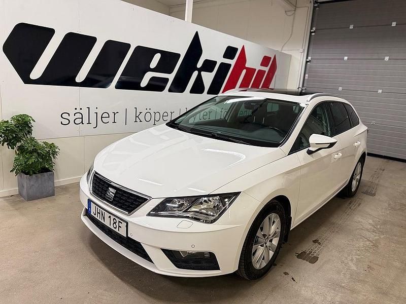 Vit Begagnad 2019 Seat Leon ST Style Kombi | 109 500 kr (Marknadspris) - Bild 1/4