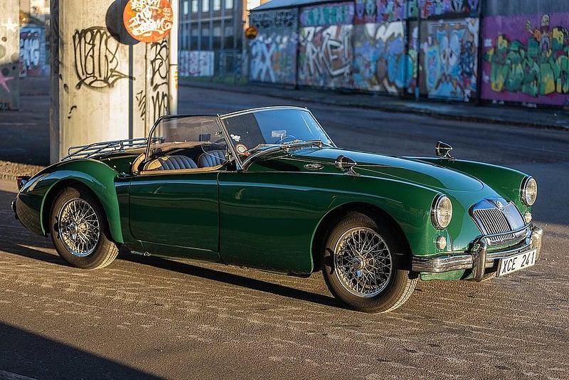 Mörkgrön Begagnad 1958 MG MGA Cab | 140 000 kr - Bild 1/3