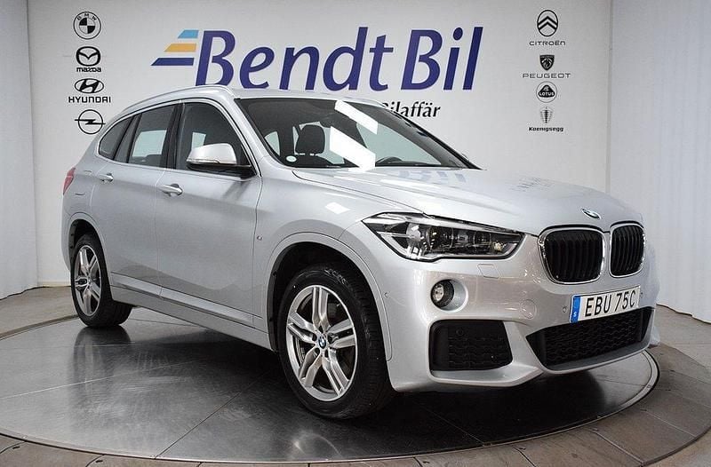 Silver Begagnad 2019 BMW X1 M Sport SUV | 279 500 kr (Marknadspris) - Bild 1/3
