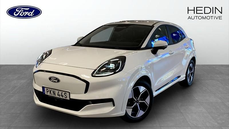 Vit (white) Ny 2025 Ford Puma Gen-E Halvkombi | 395 000 kr - Bild 1/4