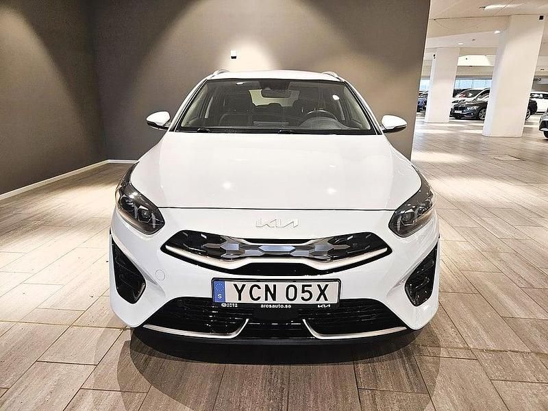 Begagnad Kia Ceed Sportswagon 143 HK (105 kW) 2022 Vit Kombi