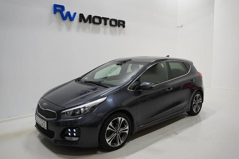 Grå Begagnad 2017 Kia Ceed GT-Line Halvkombi | 109 700 kr (Bra pris) - Bild 1/4