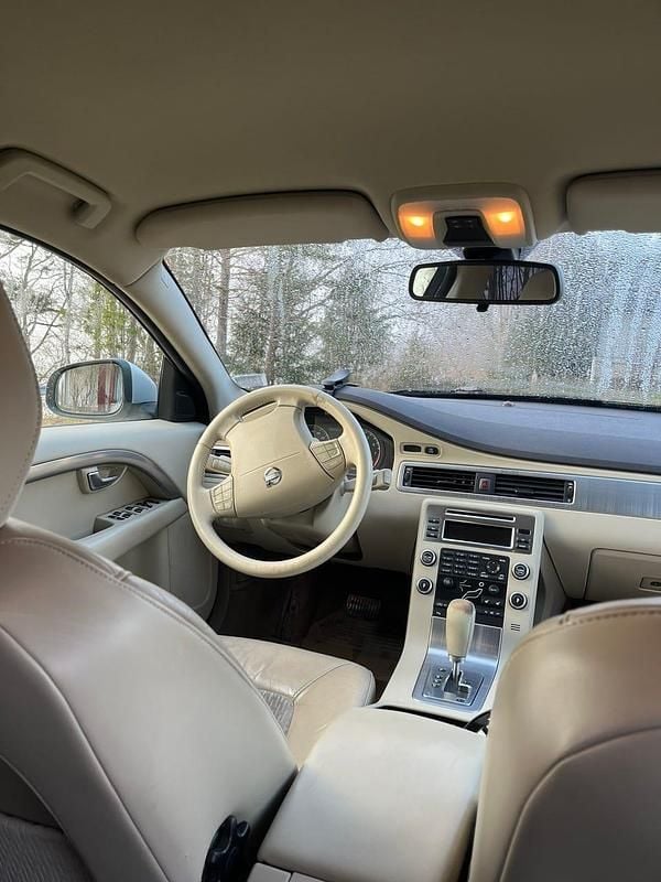 Begagnad Volvo V70 200 HK (147 kW) 2009 Gråmetallic Kombi