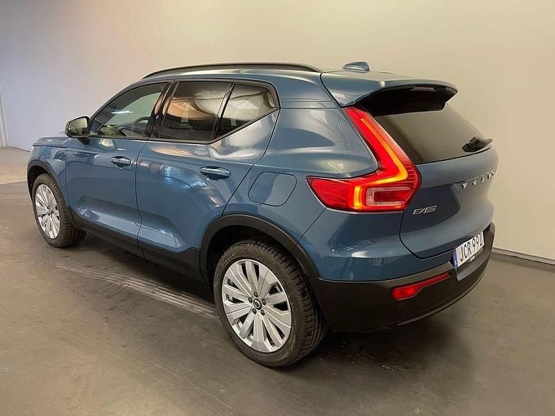 Begagnad Volvo EX40 Core 188 kW (256 HK) 2024 Blå SUV