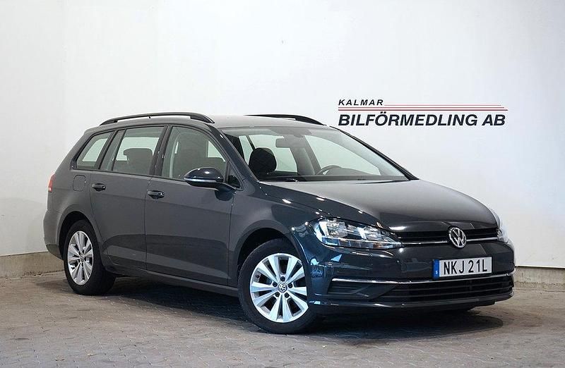 Grå Begagnad 2020 VW Golf VIII GT Kombi | 189 900 kr (Marknadspris) - Bild 1/4