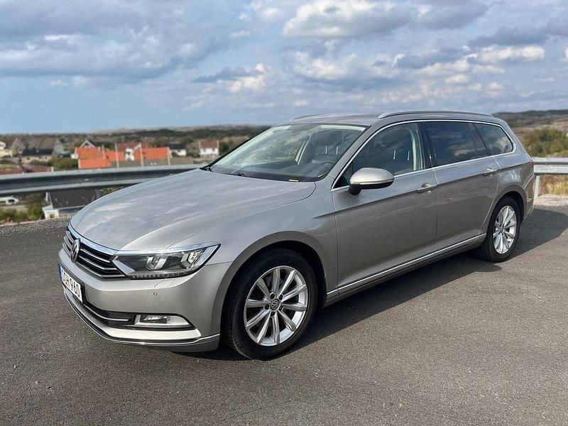 Silver Begagnad 2015 VW Passat Kombi | 131 000 kr (Bra pris) - Bild 1/4