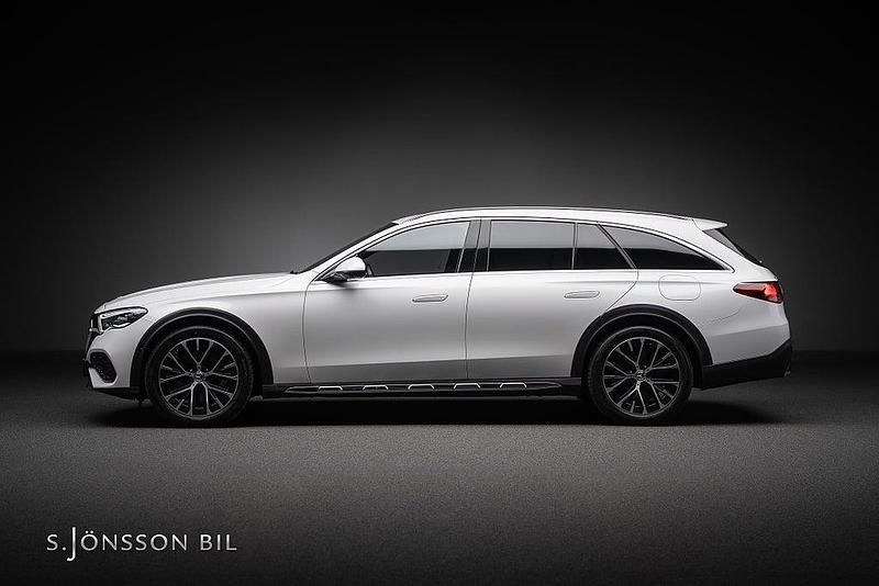 Begagnad Mercedes E300 2025 SUV
