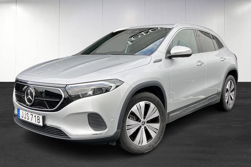 Svart Begagnad 2022 Mercedes EQA250 SUV | 359 900 kr (Marknadspris) - Bild 1/4
