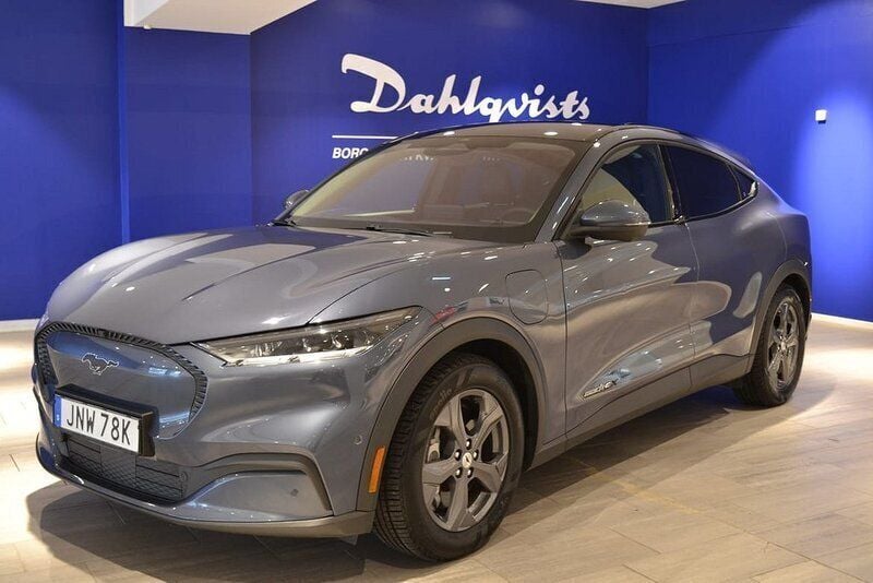 Blå Begagnad 2021 Ford Mustang Mach-E SUV | 349 000 kr (Bra pris) - Bild 1/3