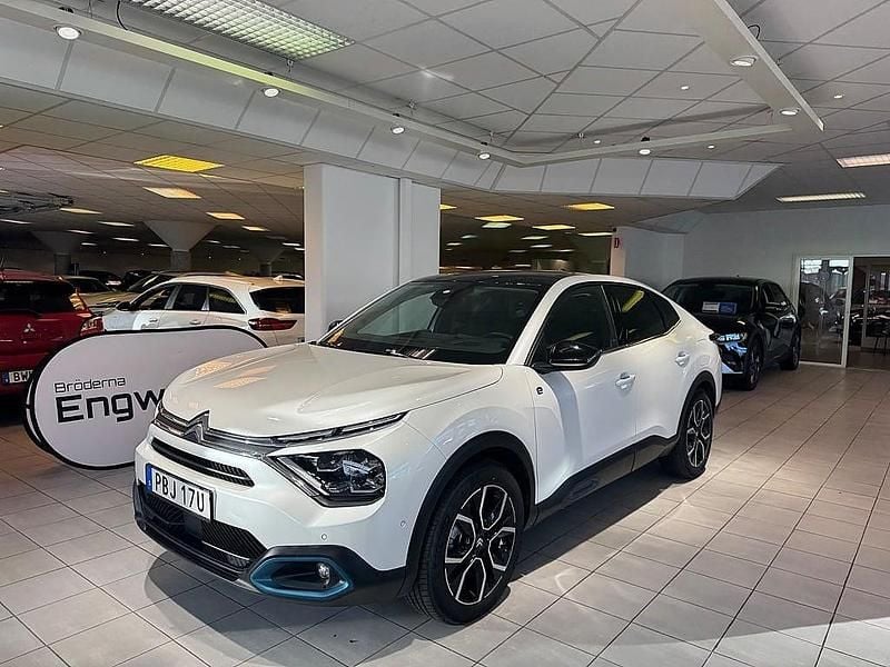 Vit Begagnad 2023 Citroën C4 X Exclusive SUV | 229 900 kr - Bild 1/4
