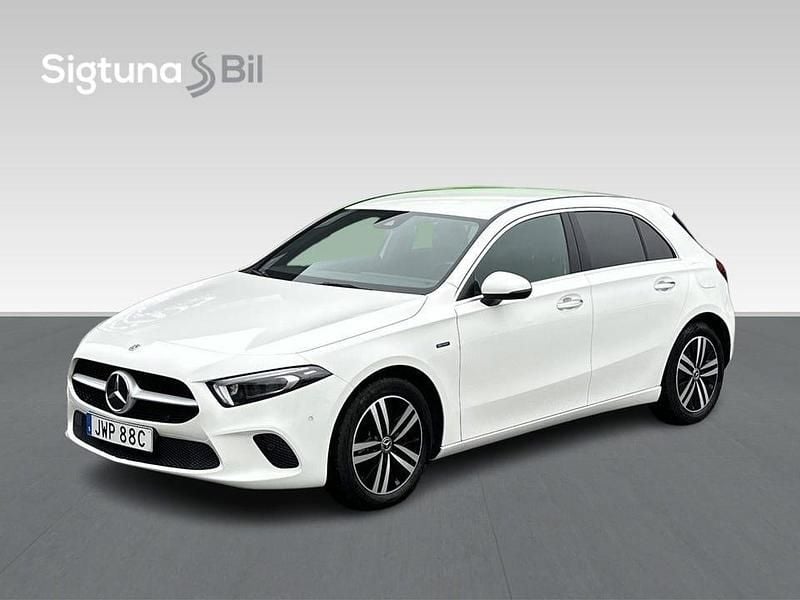 Begagnad Mercedes A250 218 HK (160 kW) 2021 Vit Halvkombi