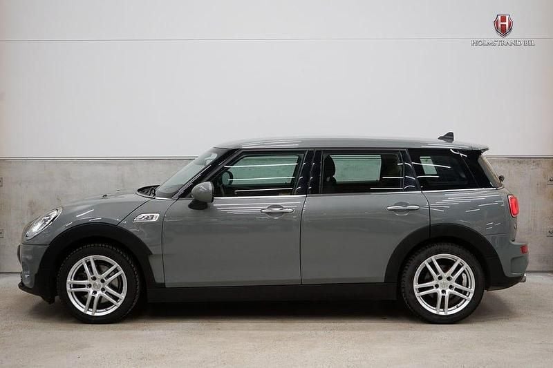 Grå Begagnad 2018 Mini Cooper S Clubman Salt Kombi | 184 900 kr (Bra pris) - Bild 1/4