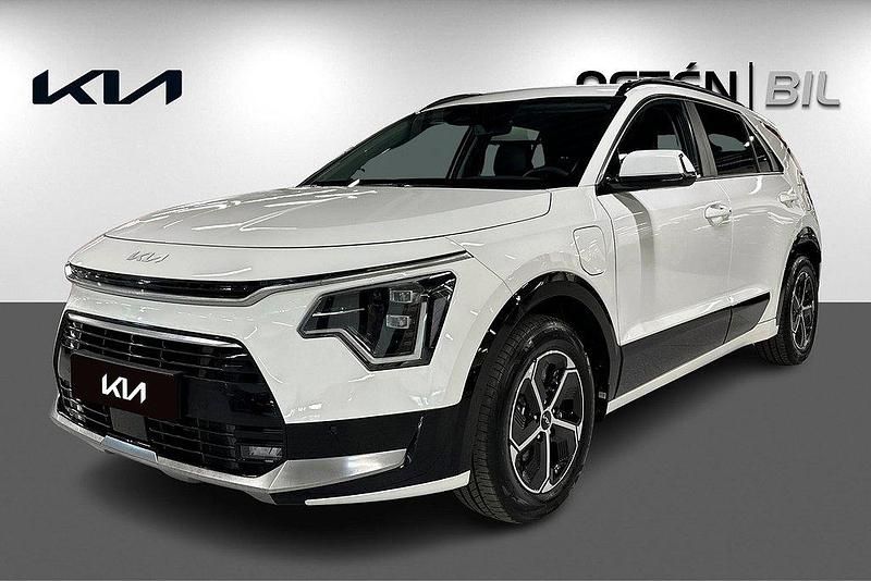 Röd Begagnad 2023 Kia Niro Advance SUV | 389 900 kr (Marknadspris) - Bild 1/4