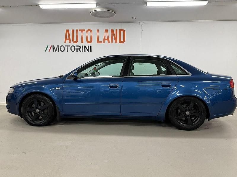 Begagnad Audi A4 Comfort 200 HK (147 kW) 2005 Blå Sedan