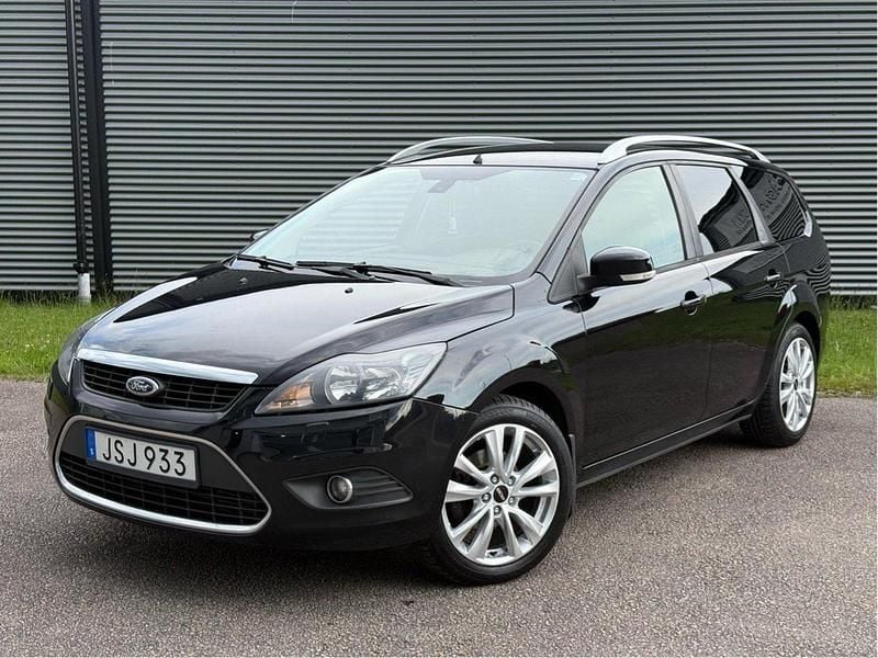 Svart Begagnad 2011 Ford Focus Titanium Kombi | 29 900 kr (Marknadspris) - Bild 1/4