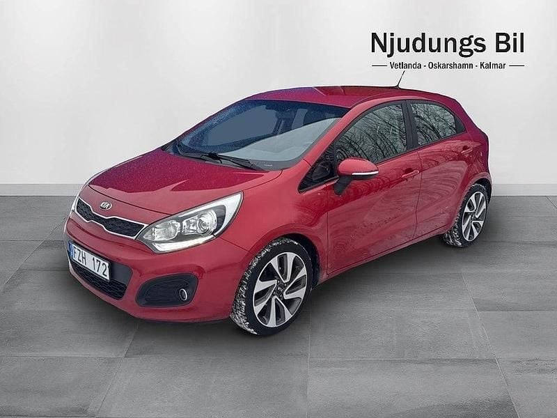 Röd Begagnad 2013 Kia Rio Halvkombi | 69 900 kr (Marknadspris) - Bild 1/4
