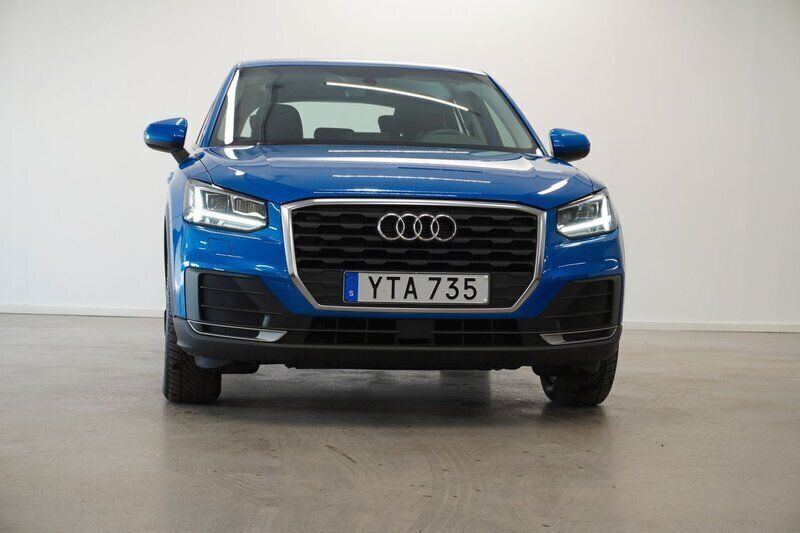 Blå Begagnad 2017 Audi Q2 Proline SUV | 172 999 kr (Marknadspris) - Bild 1/4