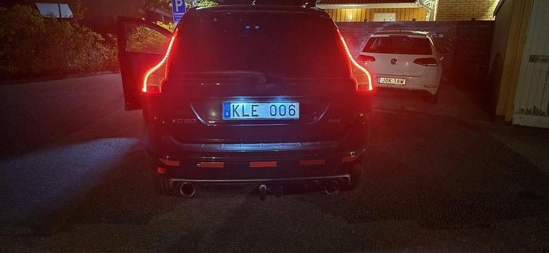 Svart Begagnad 2010 Volvo XC60 Momentum SUV | 75 000 kr (Marknadspris) - Bild 1/4