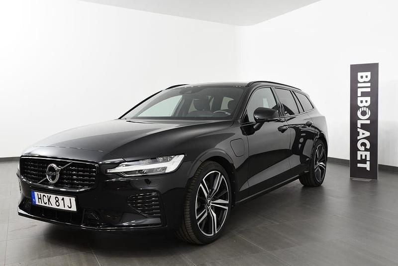 Svart Begagnad 2022 Volvo V60 R-Design Kombi | 444 800 kr (Marknadspris) - Bild 1/4