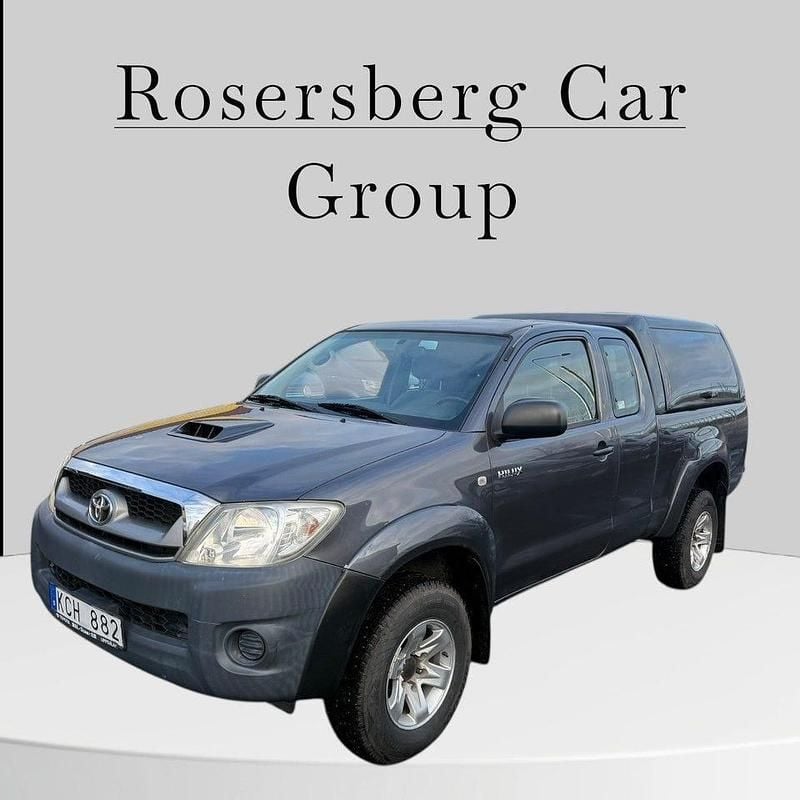 Grå Begagnad 2010 Toyota HiLux Pickup | 159 875 kr (Marknadspris) - Bild 1/4