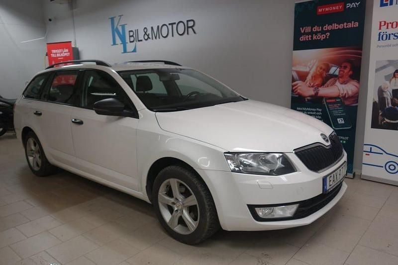 Candy white Begagnad 2015 Skoda Octavia Kombi | 89 900 kr (Marknadspris) - Bild 1/4