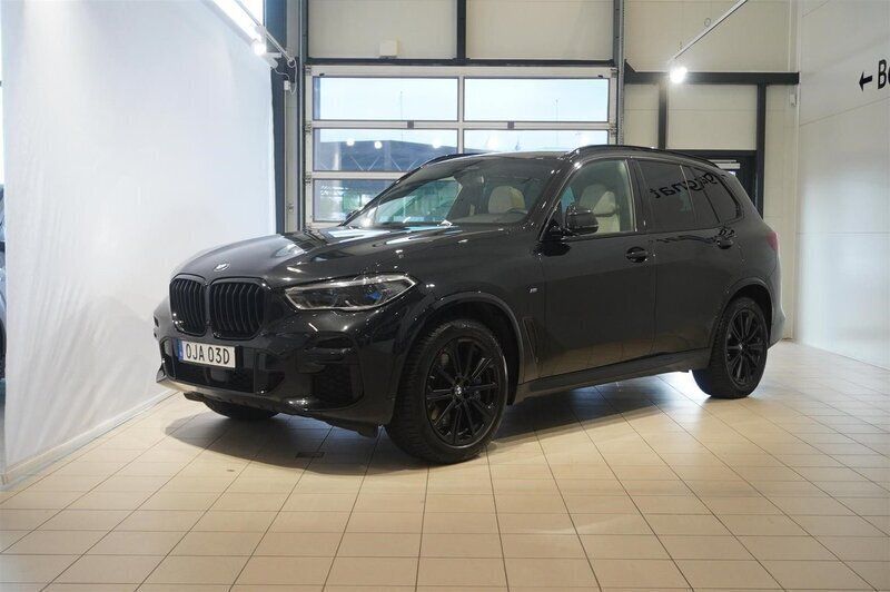 Okänd Begagnad 2022 BMW X5 Comfort Edition SUV | 949 800 kr (Marknadspris) - Bild 1/4
