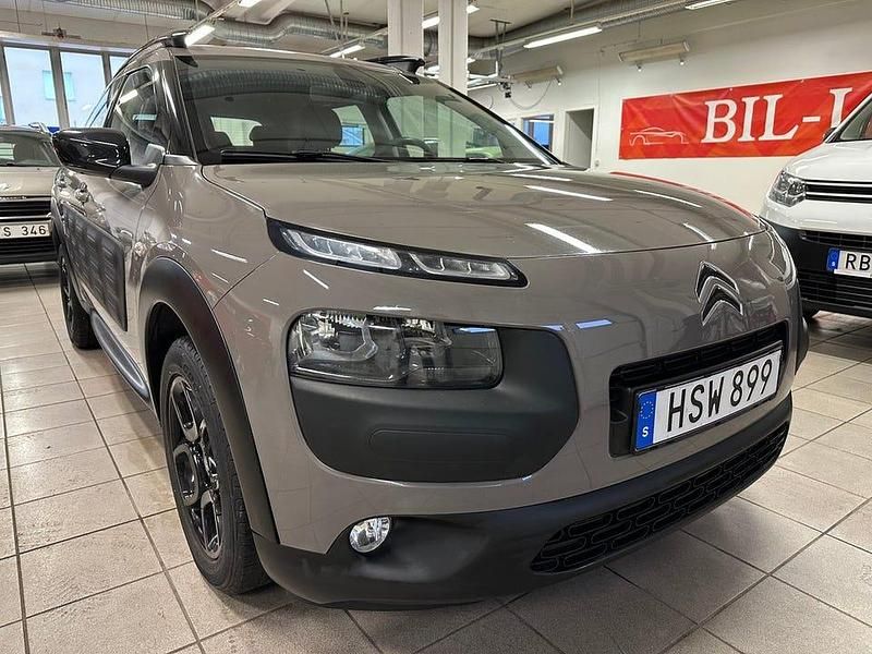 Begagnad Citroën C4 Cactus PureTech 82 HK (60 kW) 2015 Brun Halvkombi