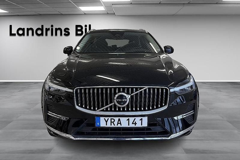 Begagnad Volvo XC60 Ultimate 253 HK (186 kW) 2023 Svart SUV