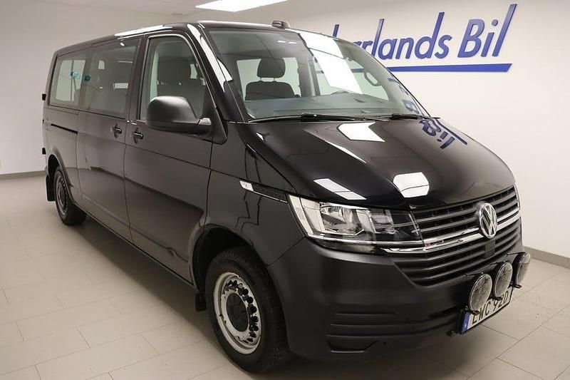 Deep black perleffekt Begagnad 2021 VW T6.1 Van | 459 000 kr - Bild 1/4
