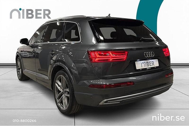 Begagnad Audi Q7 2017 Grå SUV