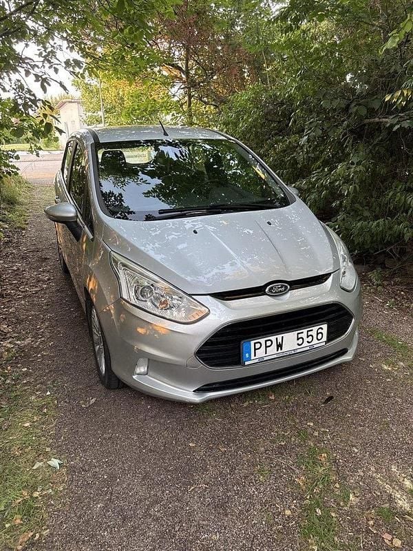 Grå Begagnad 2013 Ford B-MAX Minibuss | 56 000 kr (Marknadspris) - Bild 1/4
