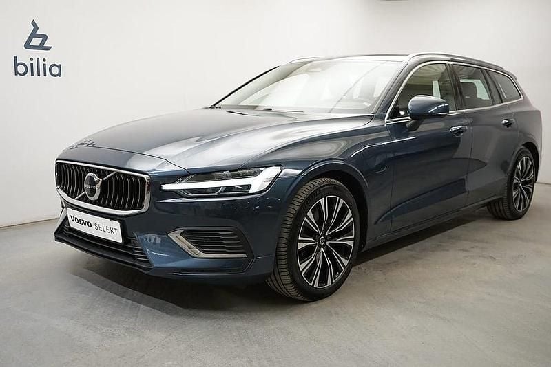 Begagnad Volvo V60 Core 253 HK (186 kW) 2022 Blå Kombi