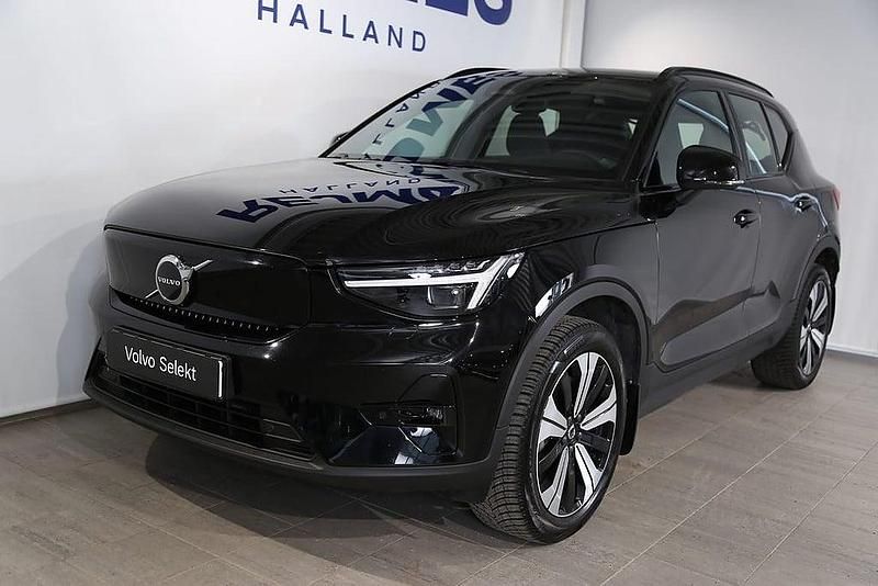 Begagnad Volvo XC40 Plus 185 kW (252 HK) 2022 Svart SUV