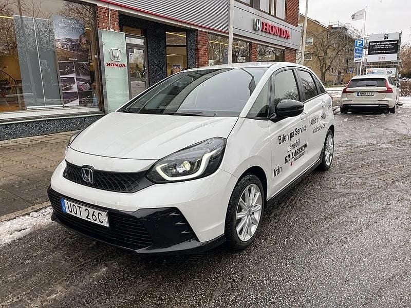 Begagnad Honda Jazz Advance 122 HK (89 kW) 2024 Vit Halvkombi