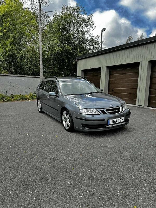 Brun Begagnad 2007 Saab 9-3 Kombi | 29 000 kr (Marknadspris) - Bild 1/4