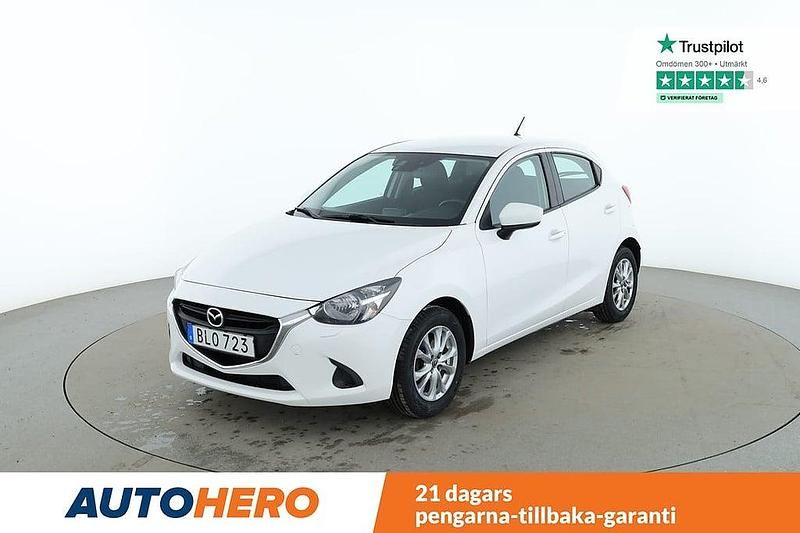 Vit Begagnad 2018 Mazda 2 Halvkombi | 129 000 kr (Marknadspris) - Bild 1/4