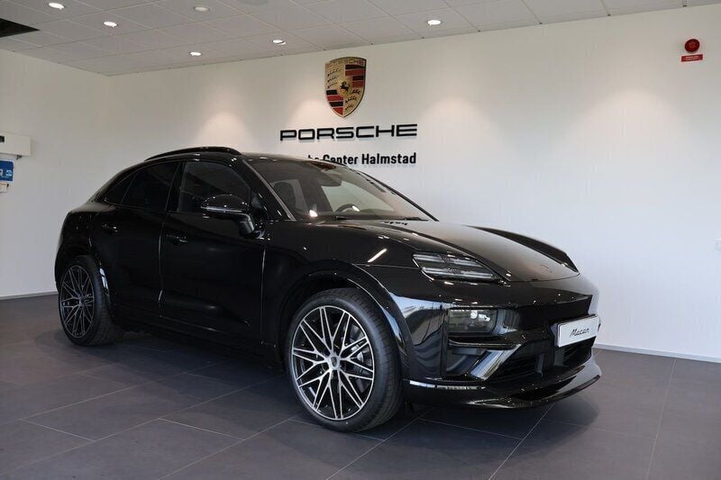 Svart (black) Begagnad 2024 Porsche Macan Turbo SUV | 1 375 000 kr - Bild 1/4