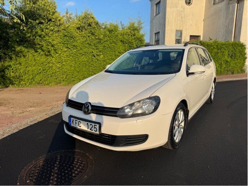 Vit Begagnad 2010 VW Golf VI Style Kombi | 34 900 kr (Marknadspris) - Bild 1/4