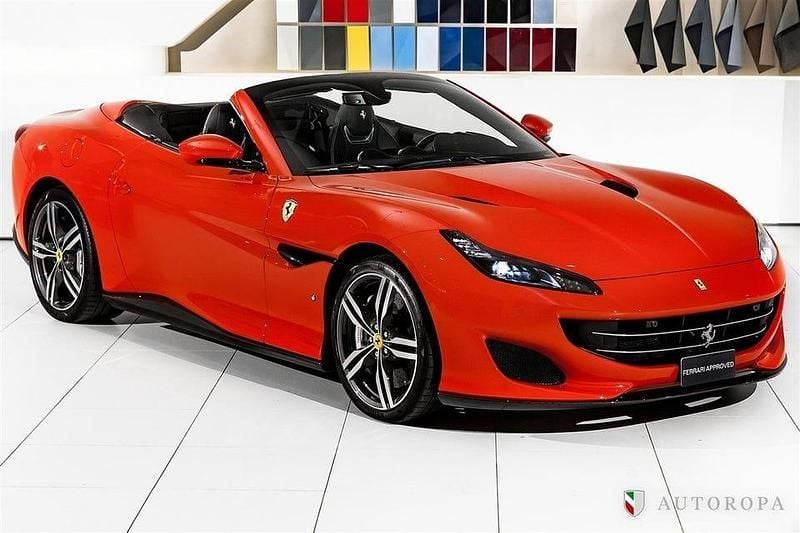 Begagnad Ferrari Portofino 600 HK (441 kW) 2019 Rosso corsa Cab