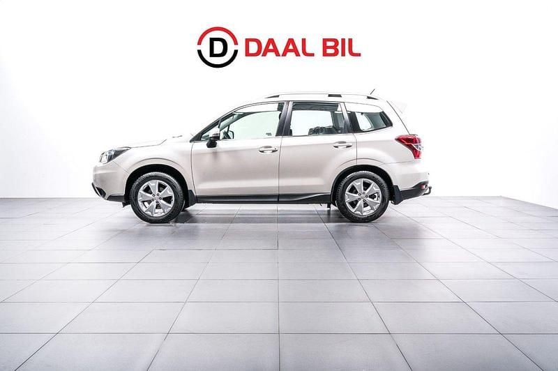 Vit Begagnad 2014 Subaru Forester SUV | 179 700 kr (Bra pris) - Bild 1/4