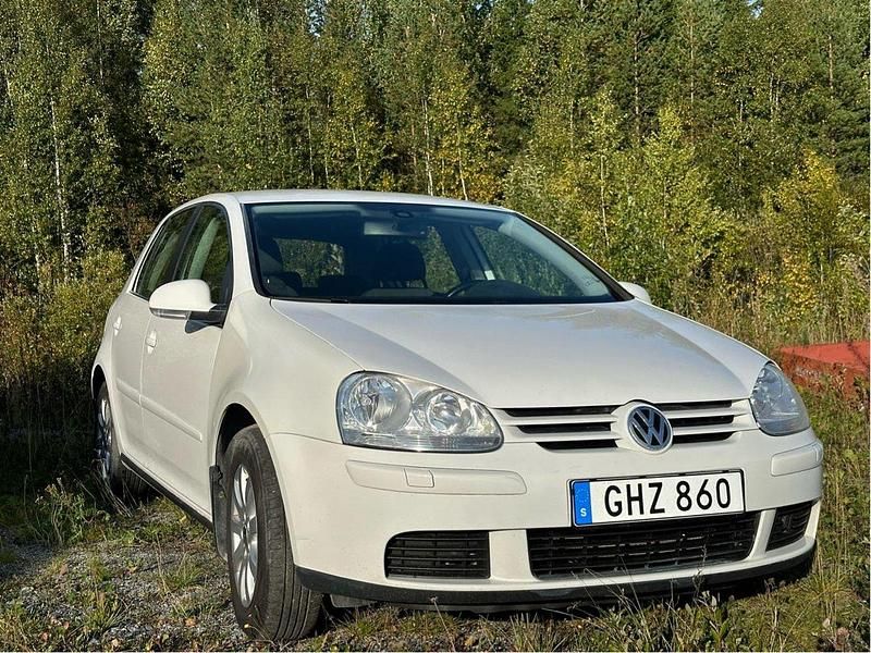 Vit Begagnad 2008 VW Golf Halvkombi | 44 000 kr (Marknadspris) - Bild 1/4