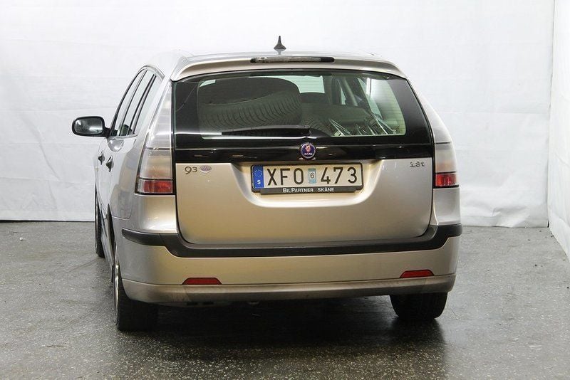 Begagnad Saab 9-3 Linear 150 HK (110 kW) 2005 Ljusgrå Kombi
