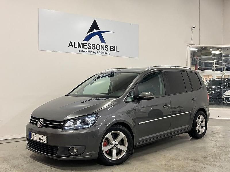 Grå Begagnad 2011 VW Touran GT Minibuss | 69 900 kr (Marknadspris) - Bild 1/4