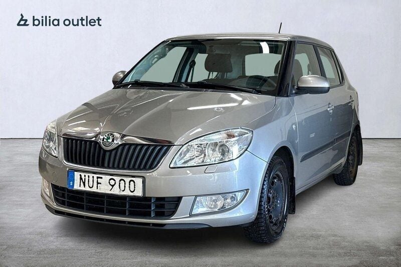 Ljusbrun Begagnad 2011 Skoda Fabia Halvkombi | 33 900 kr (Marknadspris) - Bild 1/3