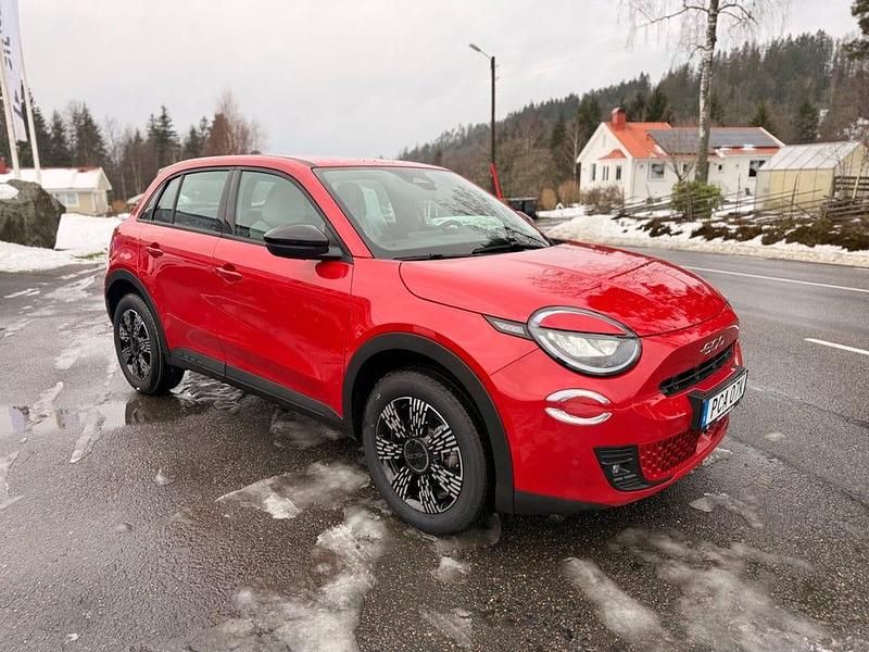 Ny Fiat 600 Icon 110 HK (80 kW) 2025 Röd SUV