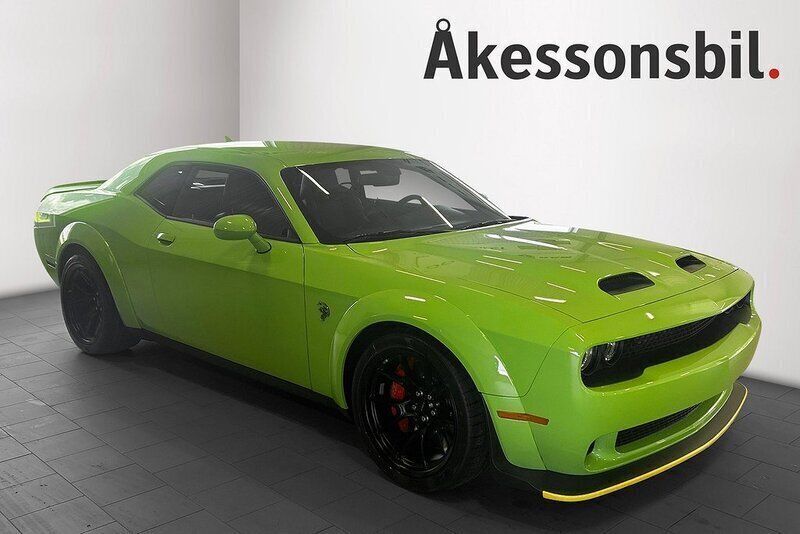 Grön Begagnad 2023 Dodge Challenger Sportkupé | 1 494 900 kr - Bild 1/4