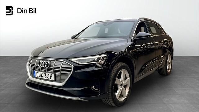 Svart (brilliantsvart) Begagnad 2022 Audi e-tron Proline SUV | 379 000 kr (Superpris) - Bild 1/4