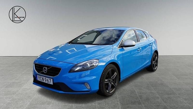Begagnad Volvo V40 R-Design 150 HK (110 kW) 2016 Blå Halvkombi